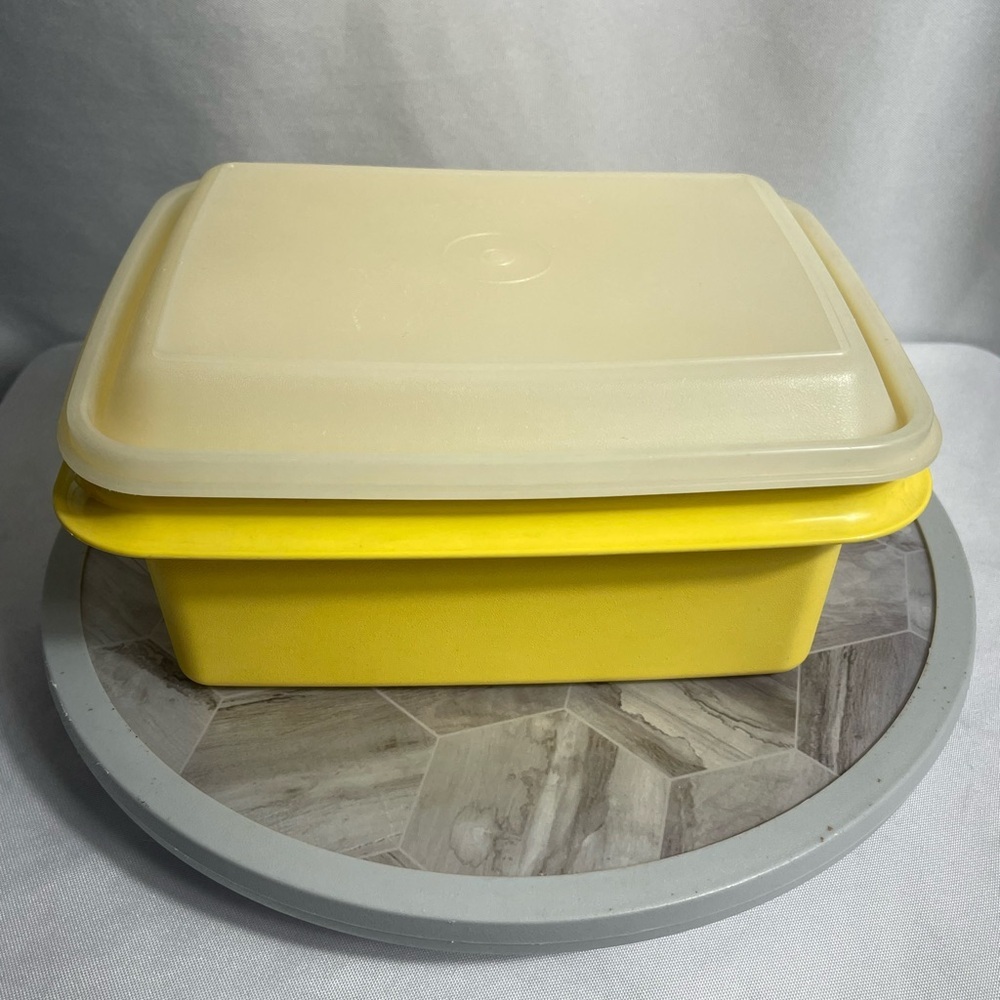 Vintage Tupperware Yellow Rectangular Marinating Keeper Container w/ Lid